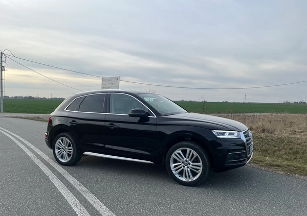 Audi Q5 cena 123900 przebieg: 100738, rok produkcji 2018 z Brzeziny małe 667